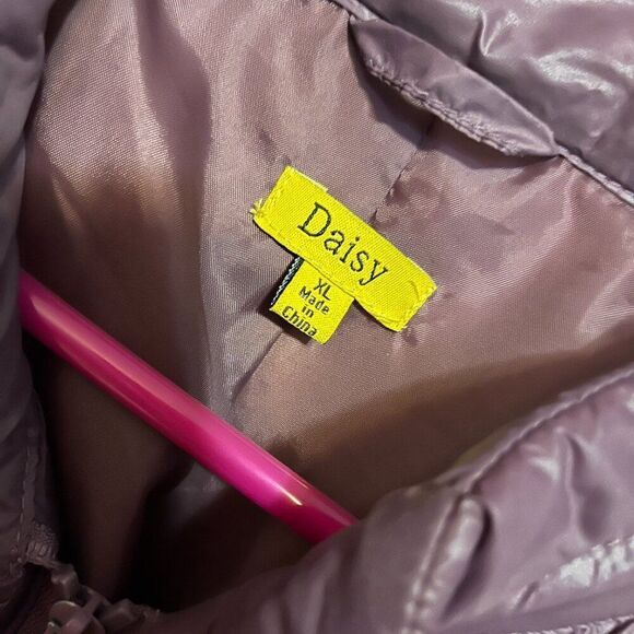 Daisy XLβPurple Puffer Jacket Coat Lite and Unbelievably Comfy Like NEW - Picture 2 of 11